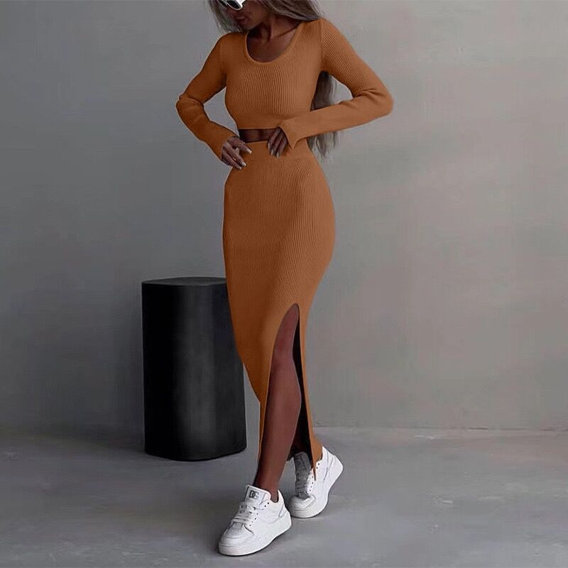 2-Piece Women’s Set – Long Sleeve & Slit Skirt