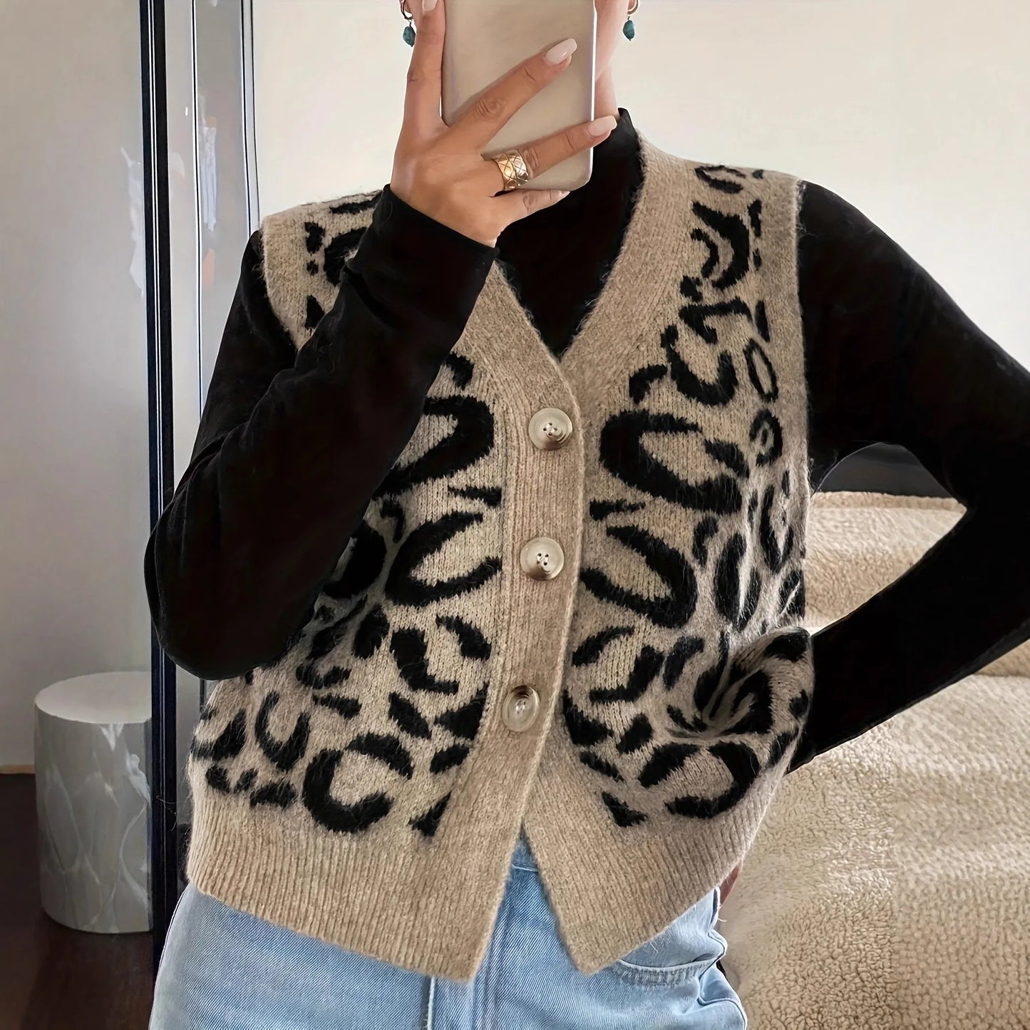 Women's New Autumn and Winter Fashion Elegant V Neck Open Placket Collar Button Sleeveless Leopard Print Stylish Unique Niche De